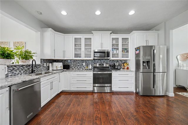 7122 Bluestream Drive, Tipp City, OH 45371