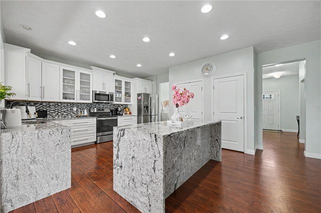 7122 Bluestream Drive, Tipp City, OH 45371