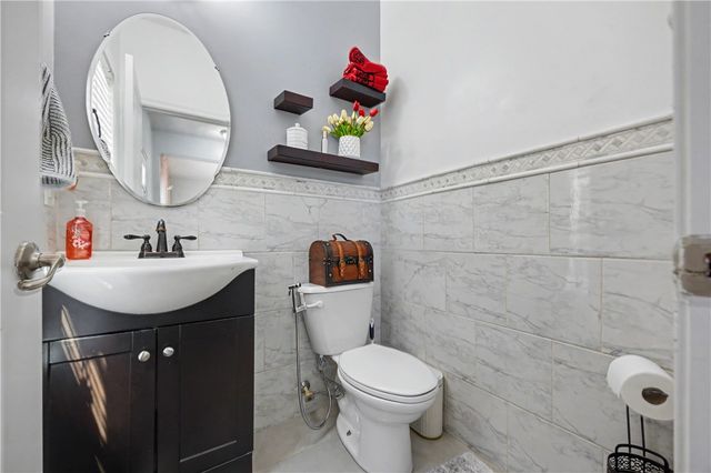 7122 Bluestream Drive, Tipp City, OH 45371