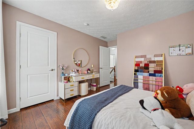 7122 Bluestream Drive, Tipp City, OH 45371