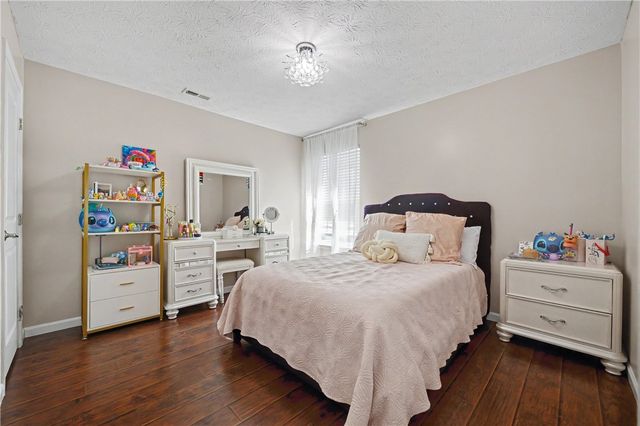 7122 Bluestream Drive, Tipp City, OH 45371