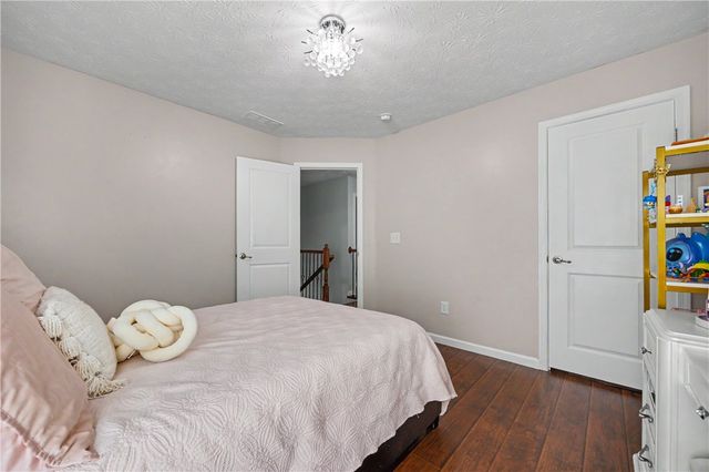 7122 Bluestream Drive, Tipp City, OH 45371