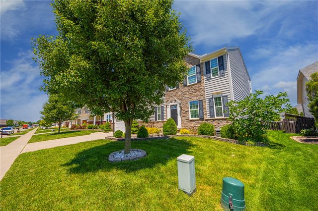 7122 Bluestream Drive, Tipp City, OH 45371