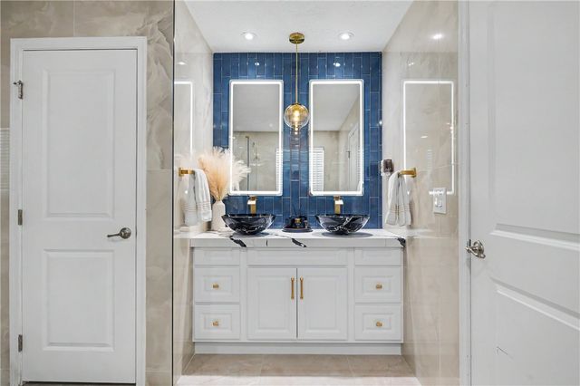 7122 Bluestream Drive, Tipp City, OH 45371