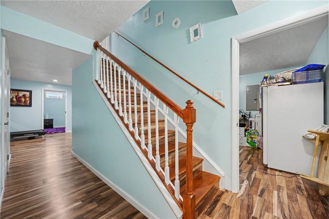 7122 Bluestream Drive, Tipp City, OH 45371