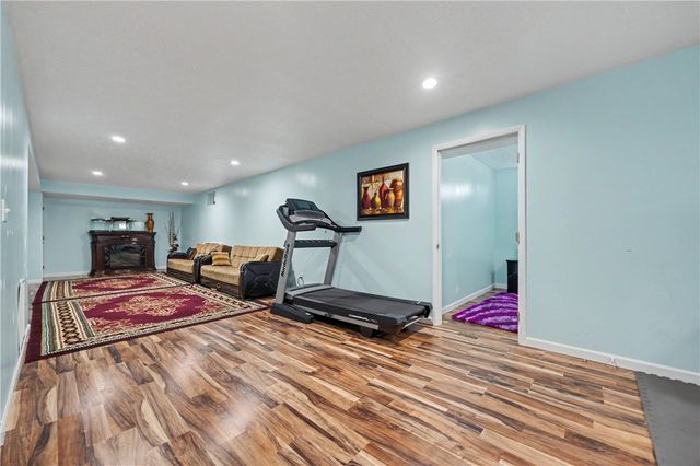 7122 Bluestream Drive, Tipp City, OH 45371