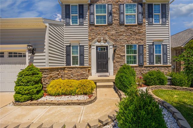7122 Bluestream Drive, Tipp City, OH 45371