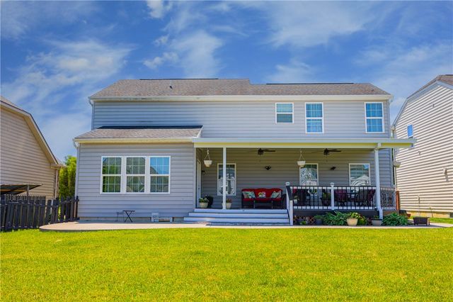 7122 Bluestream Drive, Tipp City, OH 45371