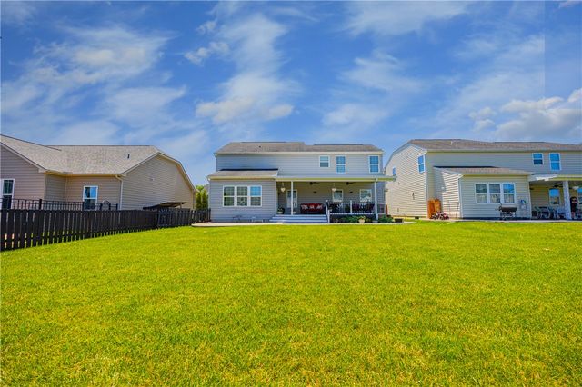 7122 Bluestream Drive, Tipp City, OH 45371