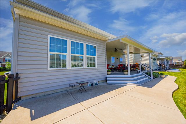 7122 Bluestream Drive, Tipp City, OH 45371