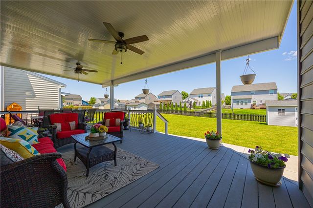 7122 Bluestream Drive, Tipp City, OH 45371
