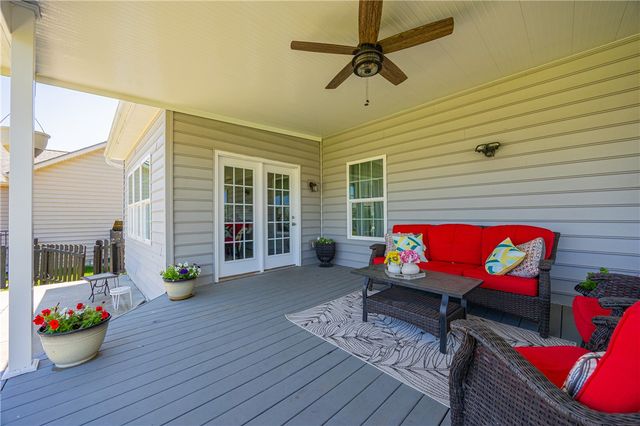 7122 Bluestream Drive, Tipp City, OH 45371