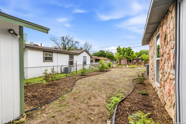 628 FLEMING ST, San Antonio, TX 78211