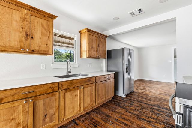 628 FLEMING ST, San Antonio, TX 78211