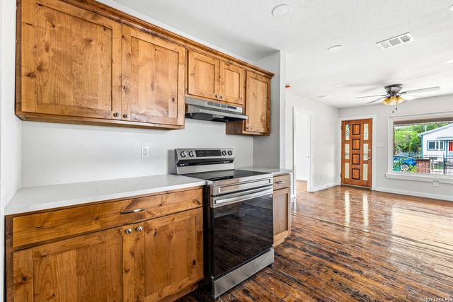 628 FLEMING ST, San Antonio, TX 78211