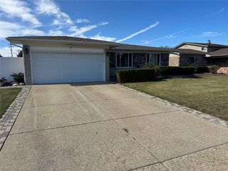 43005 FREEPORT Drive, Sterling Heights, MI 48313