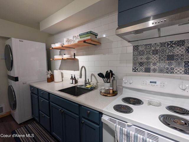 920 Pearl ST, Wallace, ID 83873