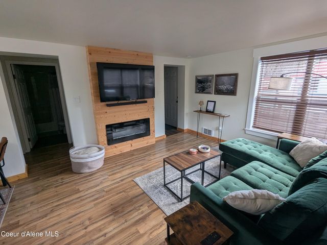 920 Pearl ST, Wallace, ID 83873