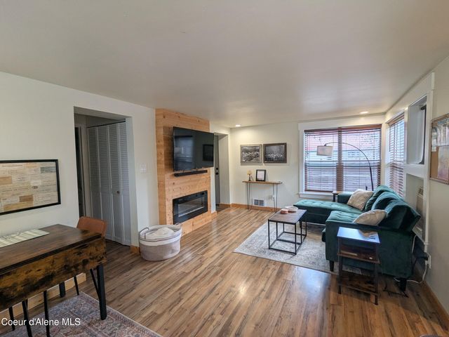 920 Pearl ST, Wallace, ID 83873