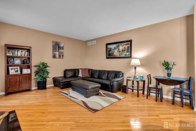 10 Beacon Place, Old Bridge, NJ 08857