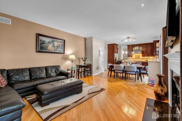 10 Beacon Place, Old Bridge, NJ 08857