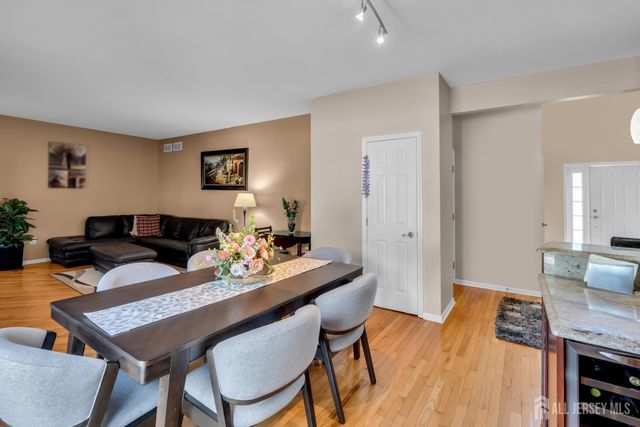 10 Beacon Place, Old Bridge, NJ 08857