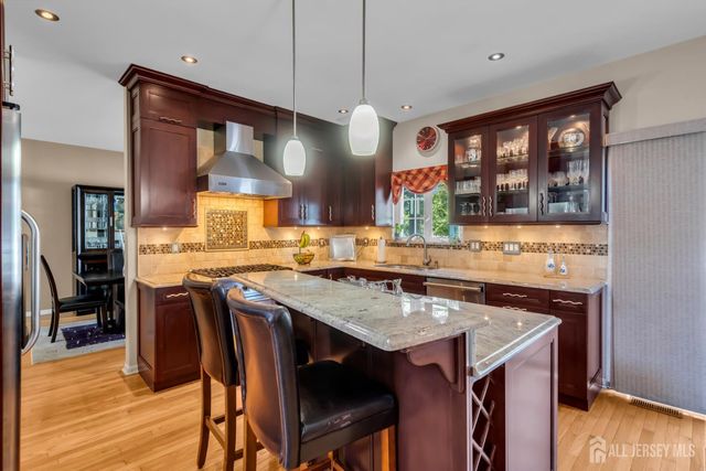 10 Beacon Place, Old Bridge, NJ 08857
