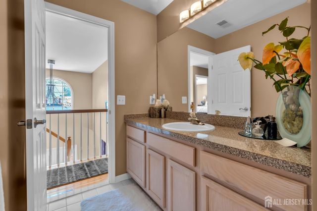 10 Beacon Place, Old Bridge, NJ 08857