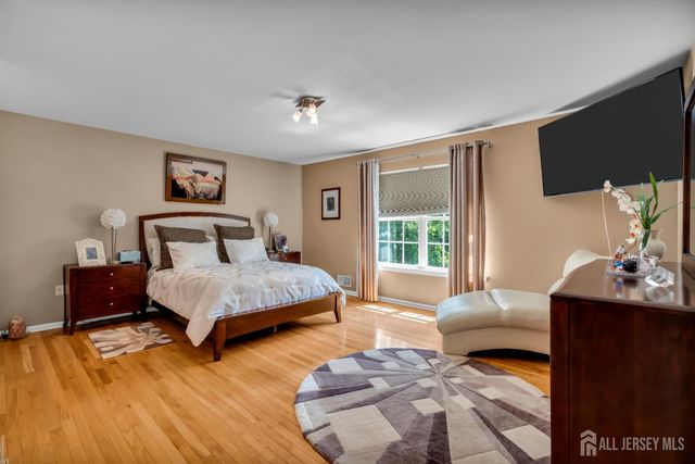 10 Beacon Place, Old Bridge, NJ 08857