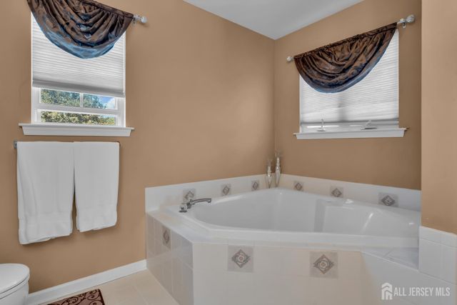 10 Beacon Place, Old Bridge, NJ 08857
