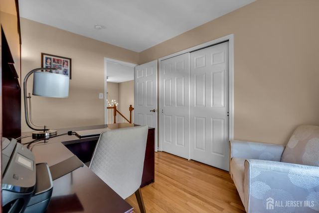 10 Beacon Place, Old Bridge, NJ 08857