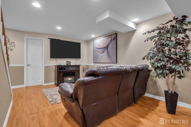 10 Beacon Place, Old Bridge, NJ 08857