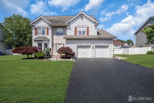 10 Beacon Place, Old Bridge, NJ 08857