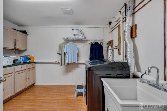 10 Beacon Place, Old Bridge, NJ 08857