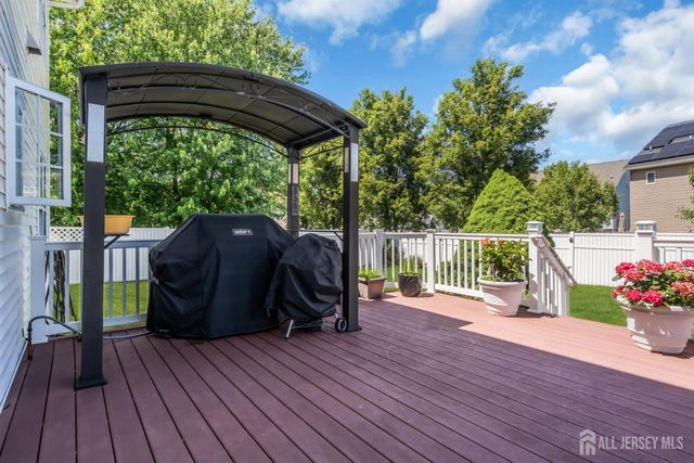 10 Beacon Place, Old Bridge, NJ 08857