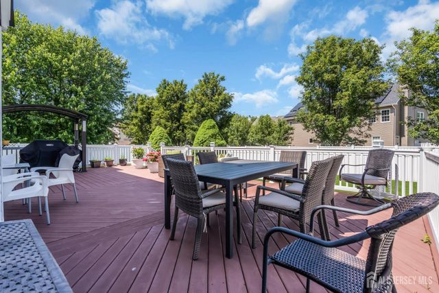 10 Beacon Place, Old Bridge, NJ 08857