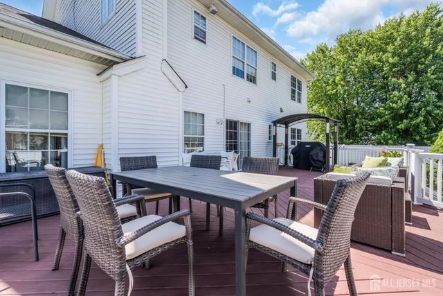 10 Beacon Place, Old Bridge, NJ 08857
