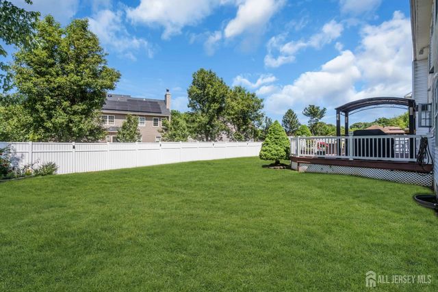 10 Beacon Place, Old Bridge, NJ 08857