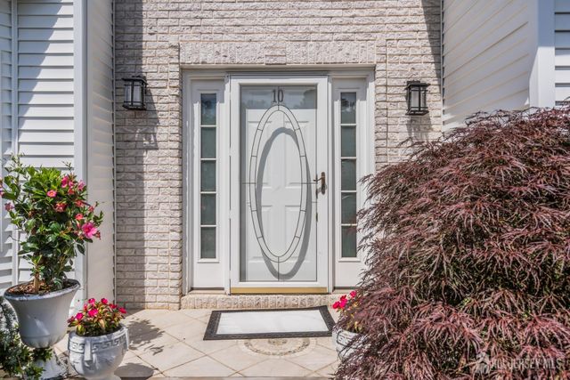 10 Beacon Place, Old Bridge, NJ 08857
