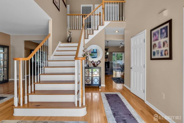 10 Beacon Place, Old Bridge, NJ 08857