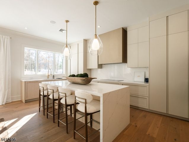 16 Paris Ave 1, Rockleigh Boro, NJ 07647