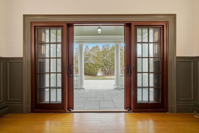 2 Ocean Avenue, Swampscott, MA 01907