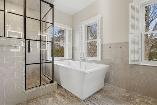 2 Ocean Avenue, Swampscott, MA 01907