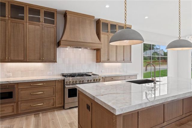 1341 Maple Chase Lane, Winston-salem, NC 27106