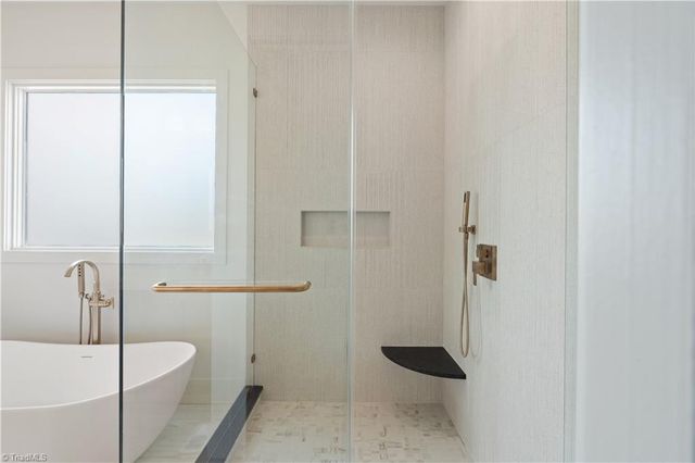 1341 Maple Chase Lane, Winston-salem, NC 27106