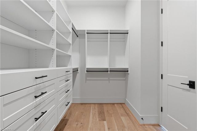 1341 Maple Chase Lane, Winston-salem, NC 27106