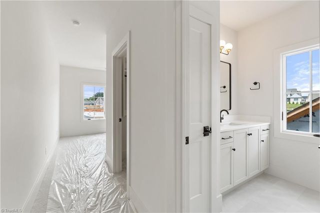 1341 Maple Chase Lane, Winston-salem, NC 27106