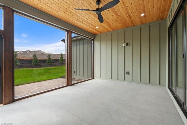 1341 Maple Chase Lane, Winston-salem, NC 27106