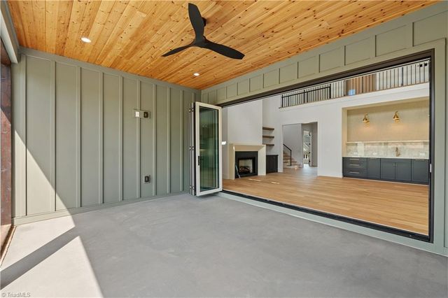 1341 Maple Chase Lane, Winston-salem, NC 27106