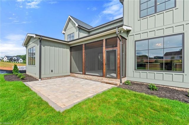 1341 Maple Chase Lane, Winston-salem, NC 27106